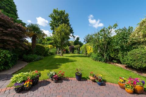 18 Beech Road, Stourbridge, DY8 2AR