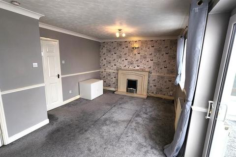 2 bedroom townhouse to rent, School Street, Westhoughton, Bolton