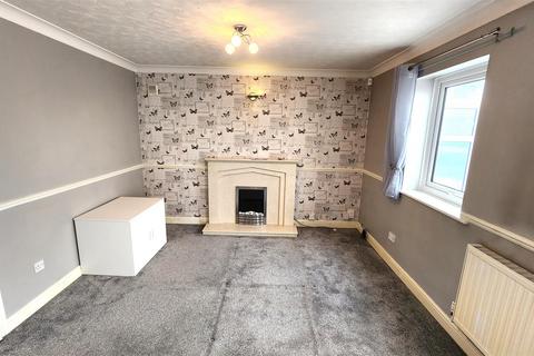 2 bedroom townhouse to rent, School Street, Westhoughton, Bolton