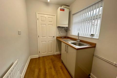 2 bedroom end of terrace house to rent, Shildon Street, Darlington, DL1