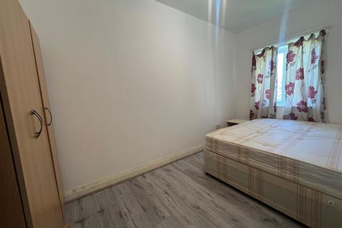 3 bedroom apartment to rent, Gilda Court, Watford Way, Hendon, London, NW7
