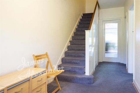 5 Warwick Road, Thornton Heath, CR7 7NH