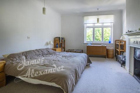 5 Warwick Road, Thornton Heath, CR7 7NH