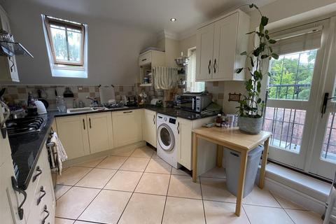 2 bedroom retirement property for sale, Florence Court, Salisbury SP2