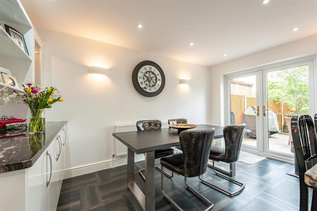 Dining Area.jpg