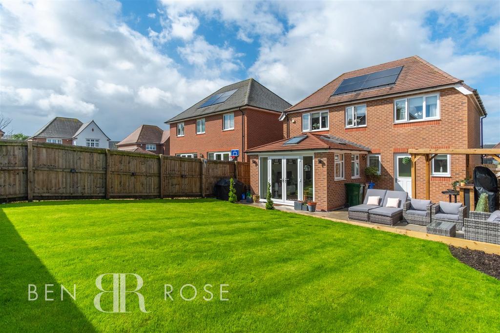Thetford Drive, Leyland 4 bed detached house for sale £420,000