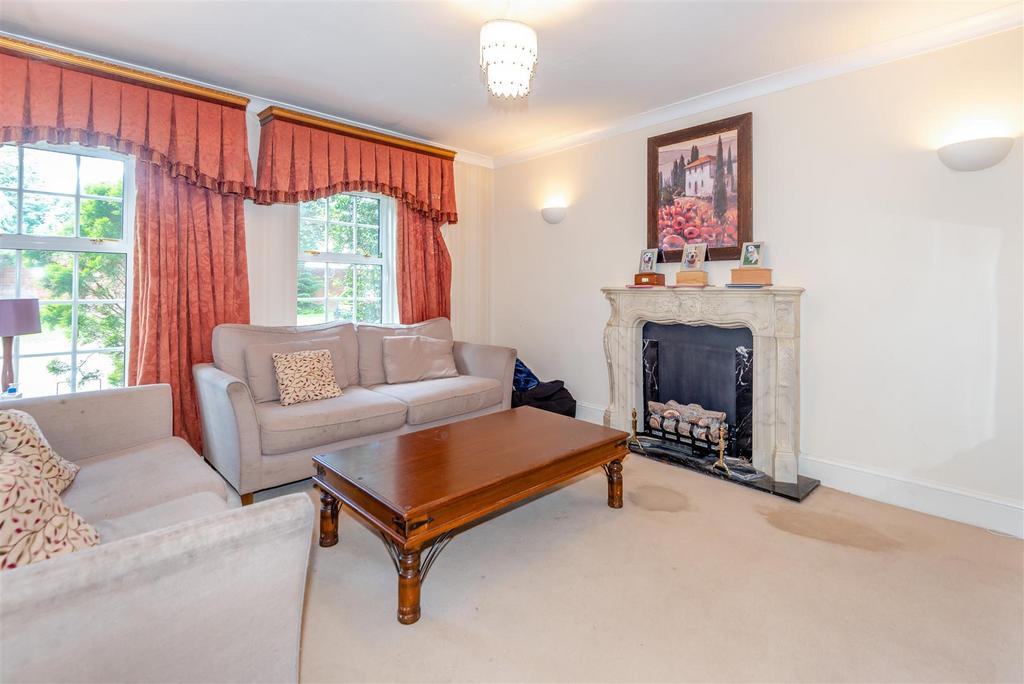 8603760-interior05.jpg