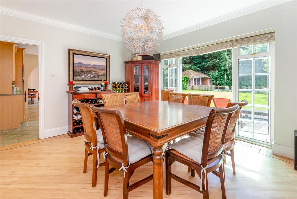 8603760-interior04.jpg