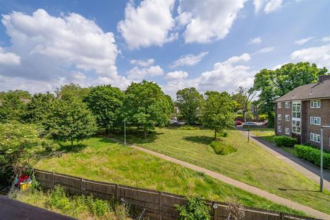 3 bedroom flat for sale, Heron Court, Elmworth Grove, West Dulwich, SE21