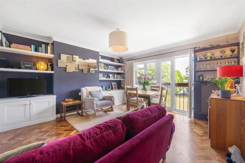 3 bedroom flat for sale, Heron Court, Elmworth Grove, West Dulwich, SE21