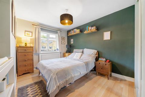 3 bedroom flat for sale, Heron Court, Elmworth Grove, West Dulwich, SE21