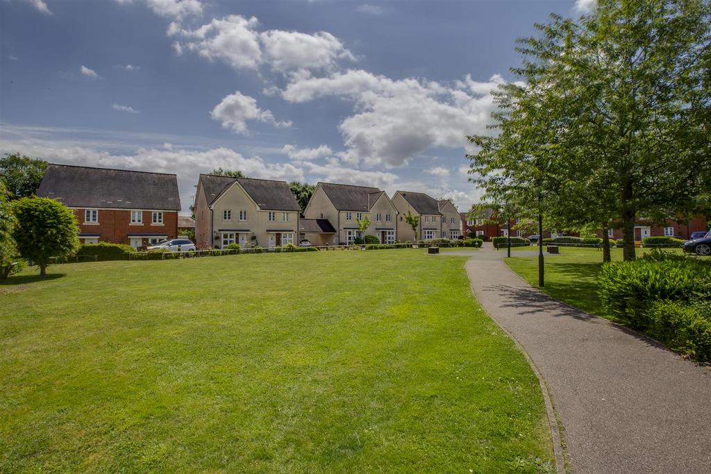 22 Milton Place, HP13 7 DN-15.jpg