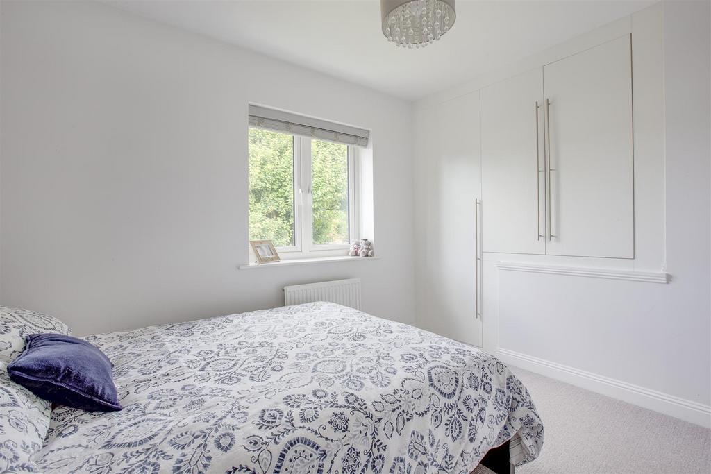 22 Milton Place, HP13 7 DN-2.jpg