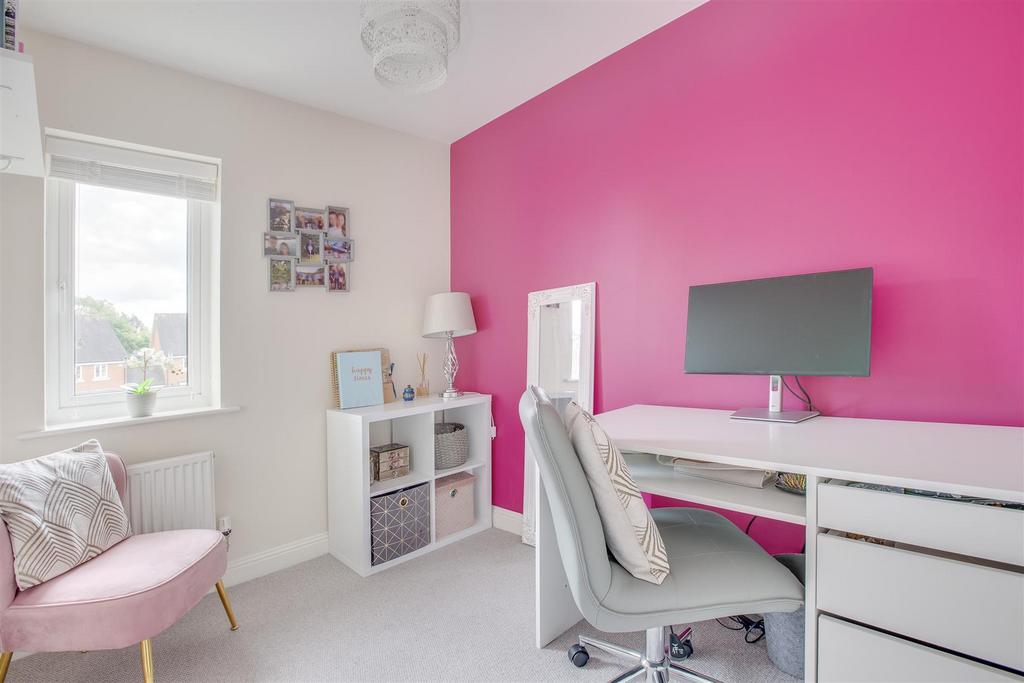 22 Milton Place, HP13 7 DN-4.jpg