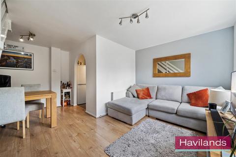 1 bedroom house for sale, Mahon Close, Enfield