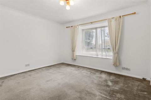 1 bedroom flat for sale, 15 Summer Court, Summerfields Avenue, Hailsham