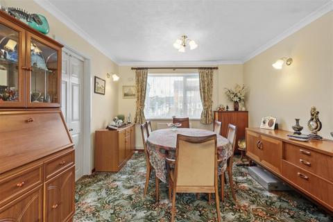4 bedroom semi-detached house for sale, Ilex Green, Hailsham