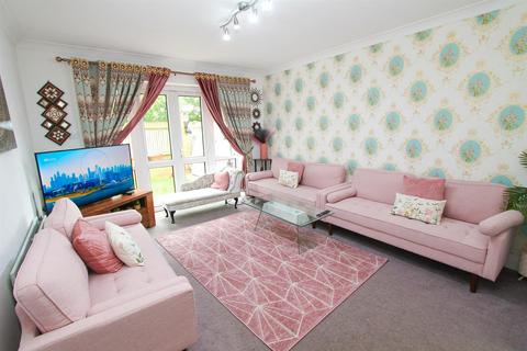 3 bedroom terraced house for sale, Manatee Place, Wallington SM6