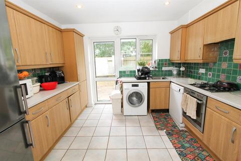 6 Manatee Place, Wallington, SM6 7AL