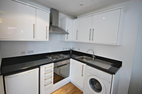 2 bedroom flat to rent, Quex Road, London NW6