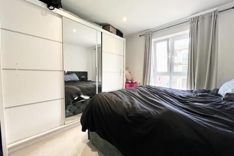 2 bedroom flat to rent, Meridian Way, Southampton SO14
