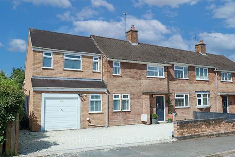 4 bedroom semi-detached house for sale, Elizabeth Road, Hinckley