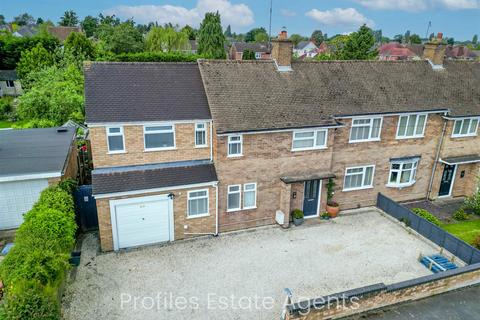 4 bedroom semi-detached house for sale, Elizabeth Road, Hinckley