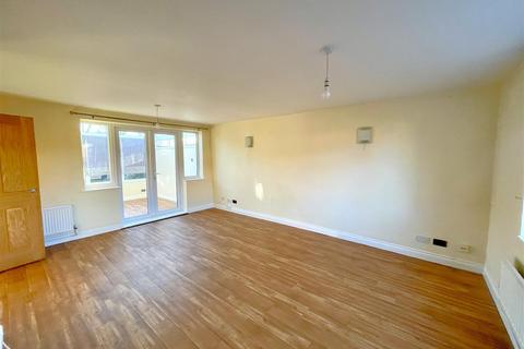 3 bedroom end of terrace house for sale, Lawrence Road, Wittering, Peterborough