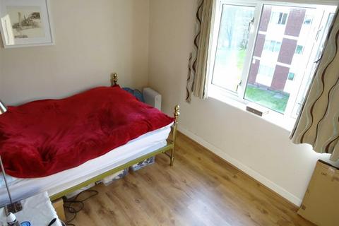 1 bedroom flat for sale, Deveron Court, Hinckley