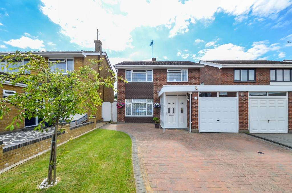 Little Thorpe, SouthendOnSea SS1 4 bed detached house for sale £575,000