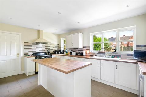 4 bedroom detached house for sale, Main Street, Scopwick, Lincoln