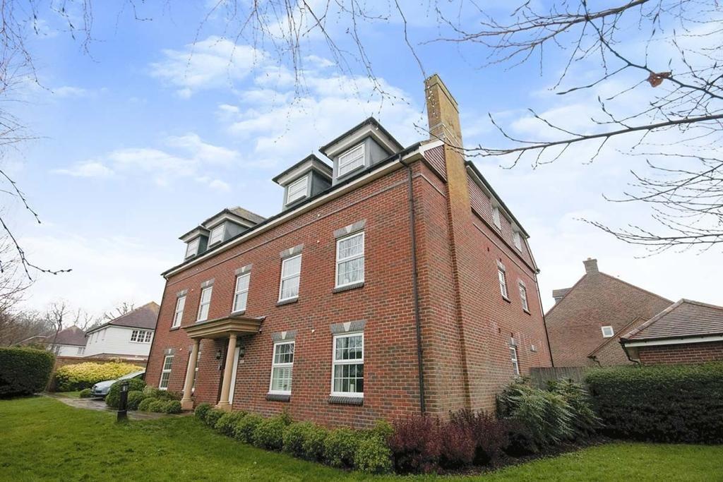 Craig Meadows, Ringmer, Lewes 2 bed flat for sale - £250,000