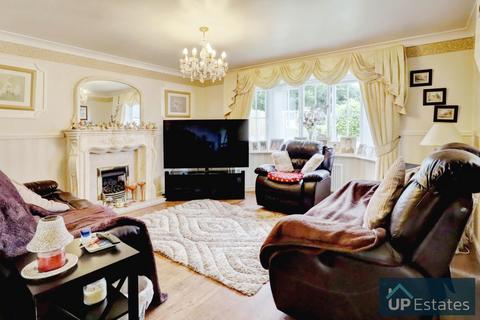 12 Coombe Drive, Nuneaton, CV10 9DD