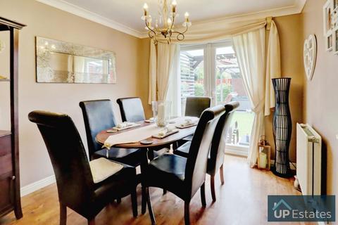 12 Coombe Drive, Nuneaton, CV10 9DD