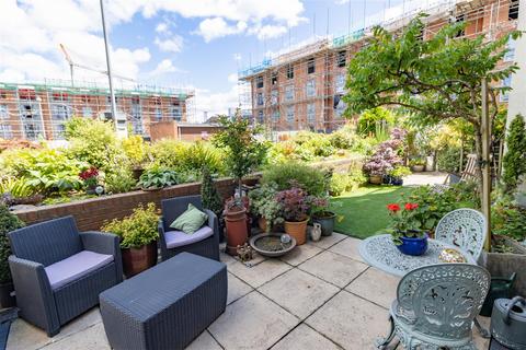 2, Fairway Court Fletcher Road, Gateshead, NE8 2AY