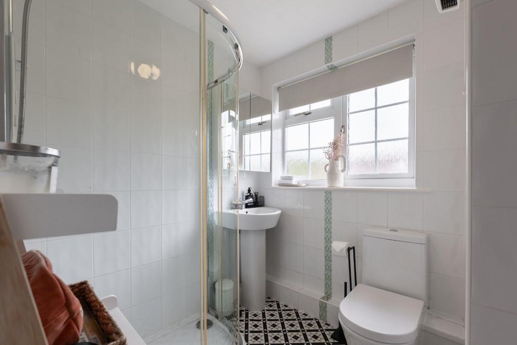 Shower room-3.jpg