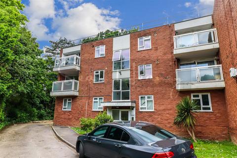 17 The Highlands, Barnet, EN5 5DR