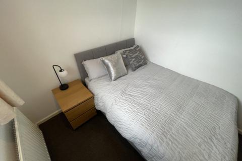 1 bedroom in a house share to rent, Room 3, Swinburne Road, NN8 3RW