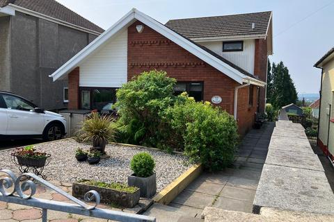 3 bedroom detached house for sale, Carnglas Avenue, Sketty, Swansea