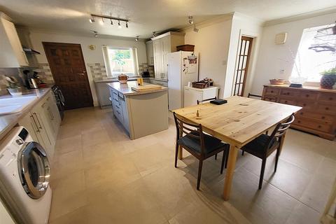 4 bedroom end of terrace house for sale, St. Davids Road Letterston Haverfordwest