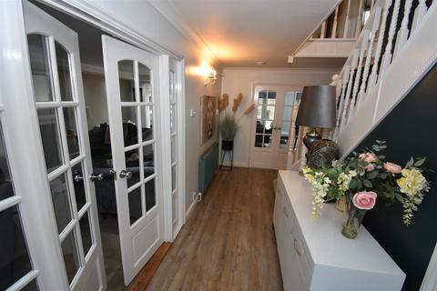 14 Lyndon Close, Castle Bromwich, Birmingham, B36 0AJ