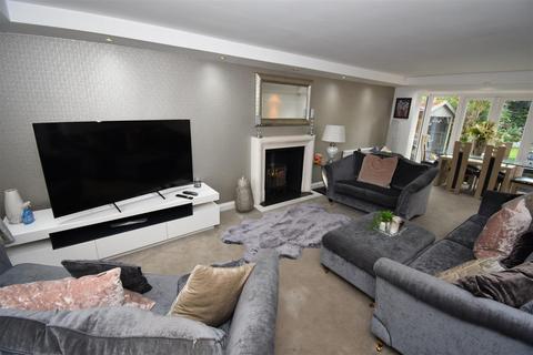 14 Lyndon Close, Castle Bromwich, Birmingham, B36 0AJ