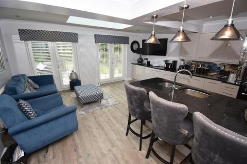 14 Lyndon Close, Castle Bromwich, Birmingham, B36 0AJ