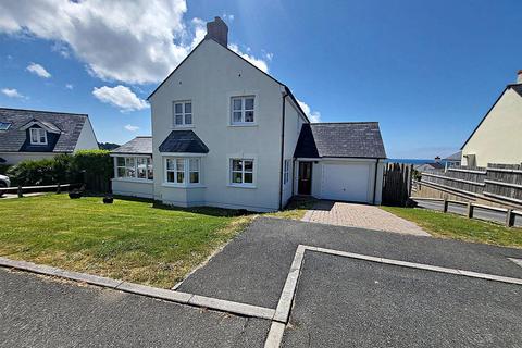 4 bedroom detached house for sale, Swanswell Close, Broad Haven