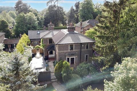 undefined, Park Drive, Trentham