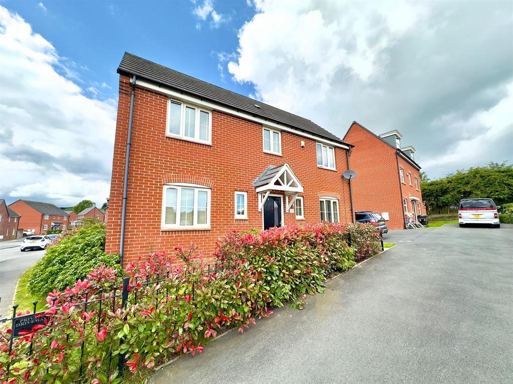 Mill Farm Drive, Tibshelf, Alfreton 4 bed detached house £315,000