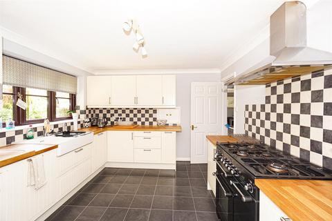 5 bedroom detached house for sale, Fairfax Avenue, St. Leonards-On-Sea