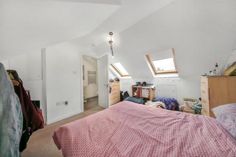2 bedroom flat to rent, Acre Lane, SW2