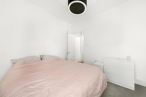 2 bedroom flat to rent, Acre Lane, SW2