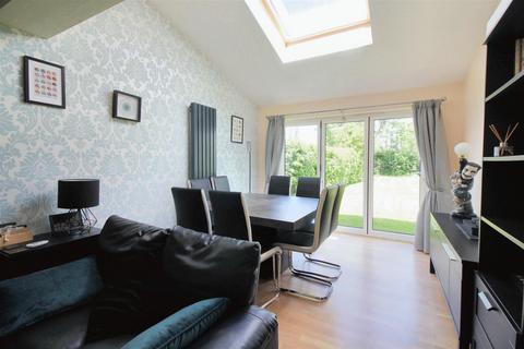 2 Burnham Road, Westcott, Aylesbury, HP18 0PL